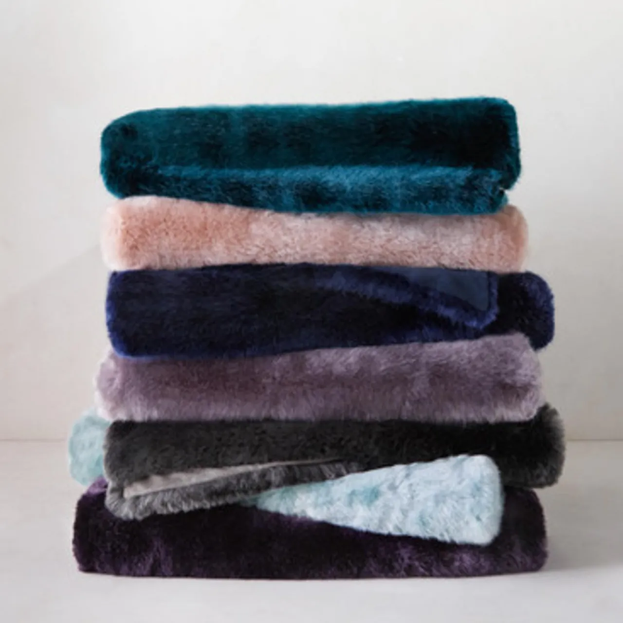 Z Gallerie Bijou Throw - Sapphire> Solid Throws | Textile Sale