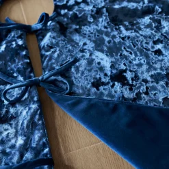 Z Gallerie Crushed Velvet Tree Skirt 48" - Sapphrie><noscript><img width=