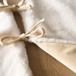 Z Gallerie Faux Fur Tree Skirt 48"- Ivory><noscript><img width=