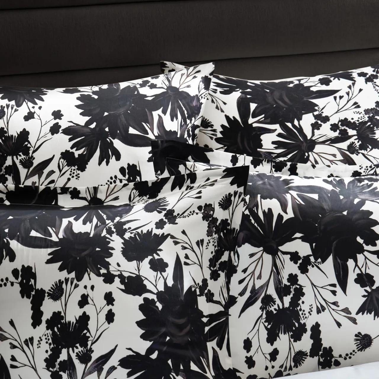 Z Gallerie Flora Bedding Set - Black/White> Printed Bedding | Duvets Covers & Shams