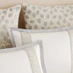 Z Gallerie Gianna Frame Bedding - Silver><noscript><img width=