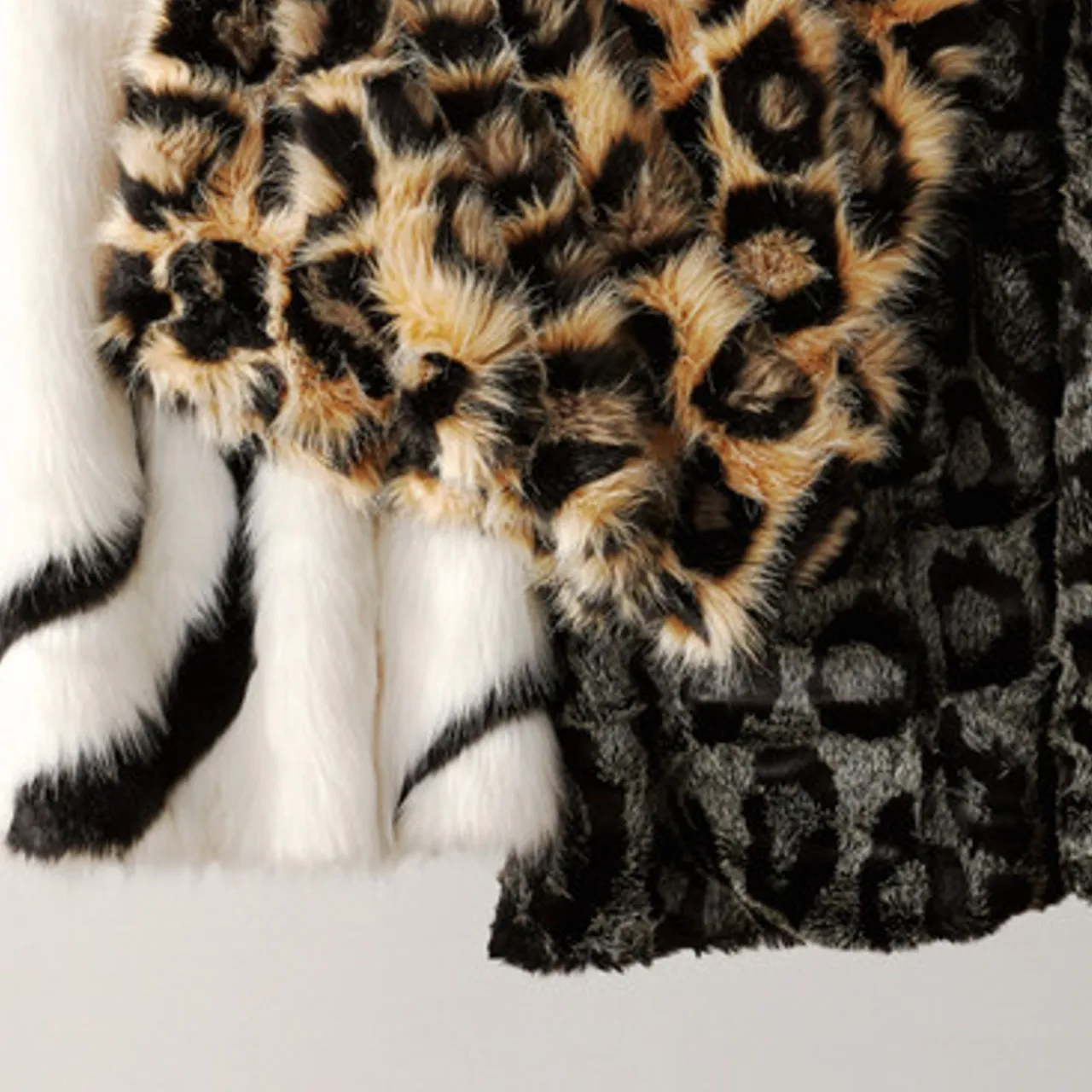 Z Gallerie Leopard Oversized Throw - Black> Patterned Throws | Textile Sale