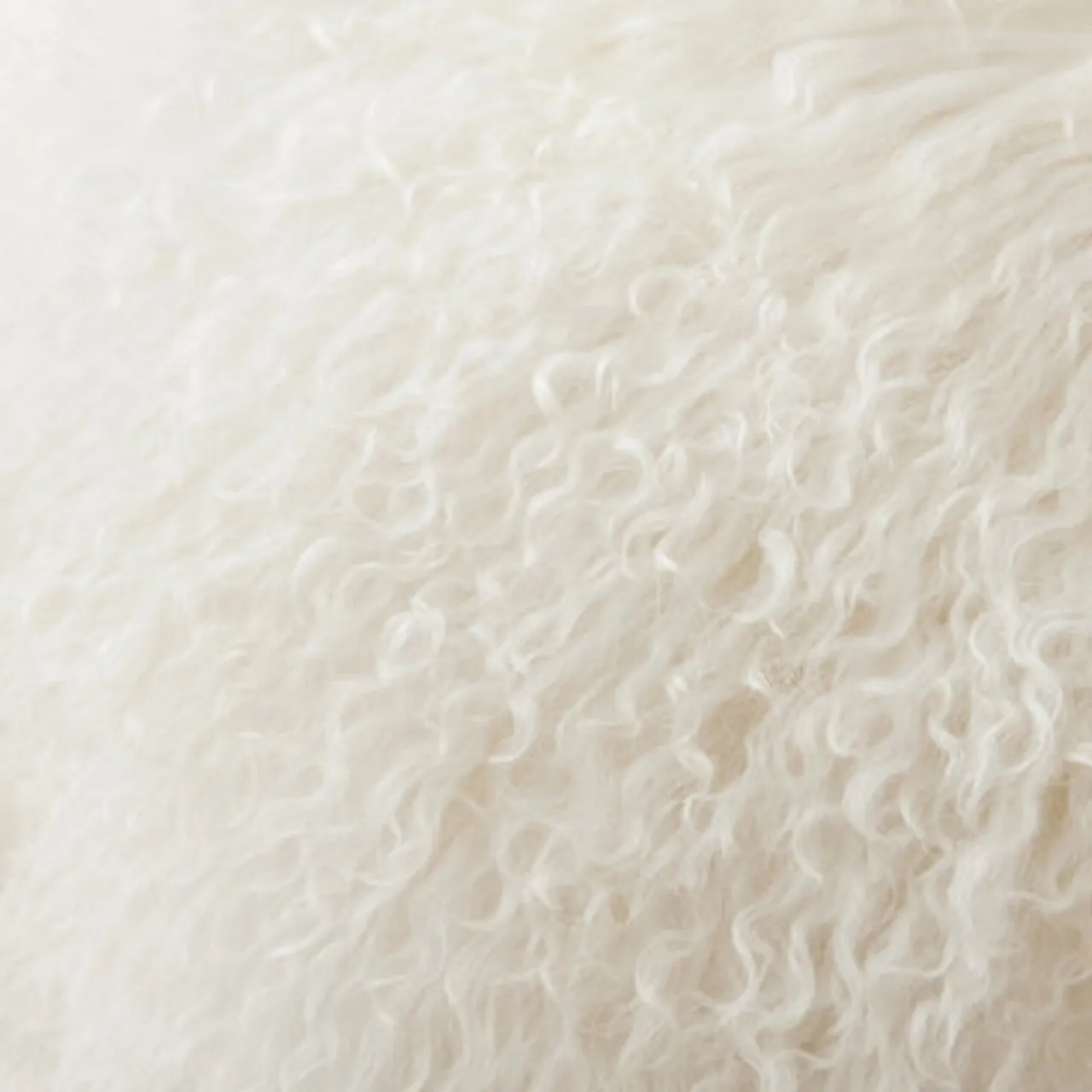Z Gallerie Mongolian Round Pillow 18" - White> Textile Sale | Mongolian & Fur Pillows
