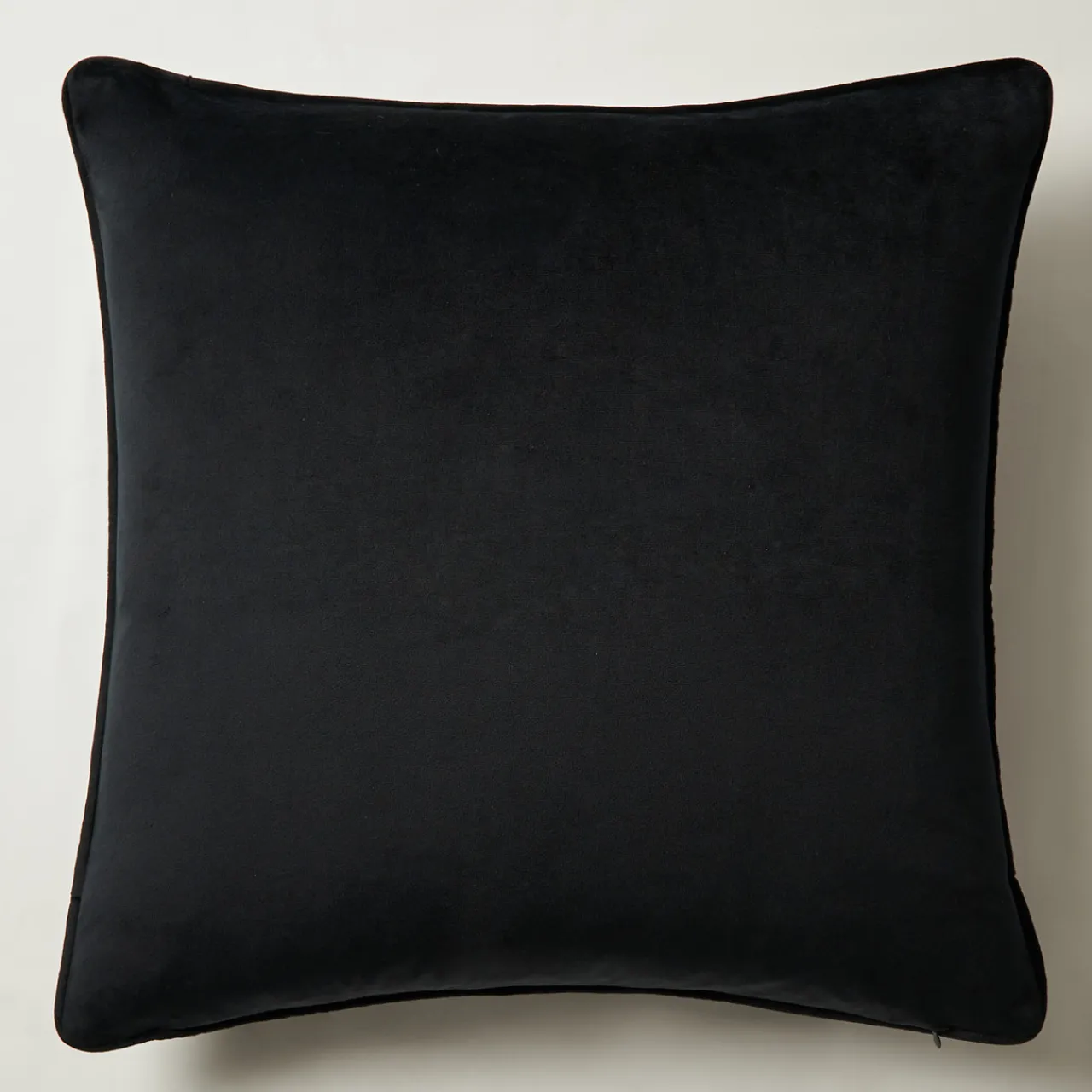 Z Gallerie Namir Queen Pillow 22"> Textile Sale | New Pillows