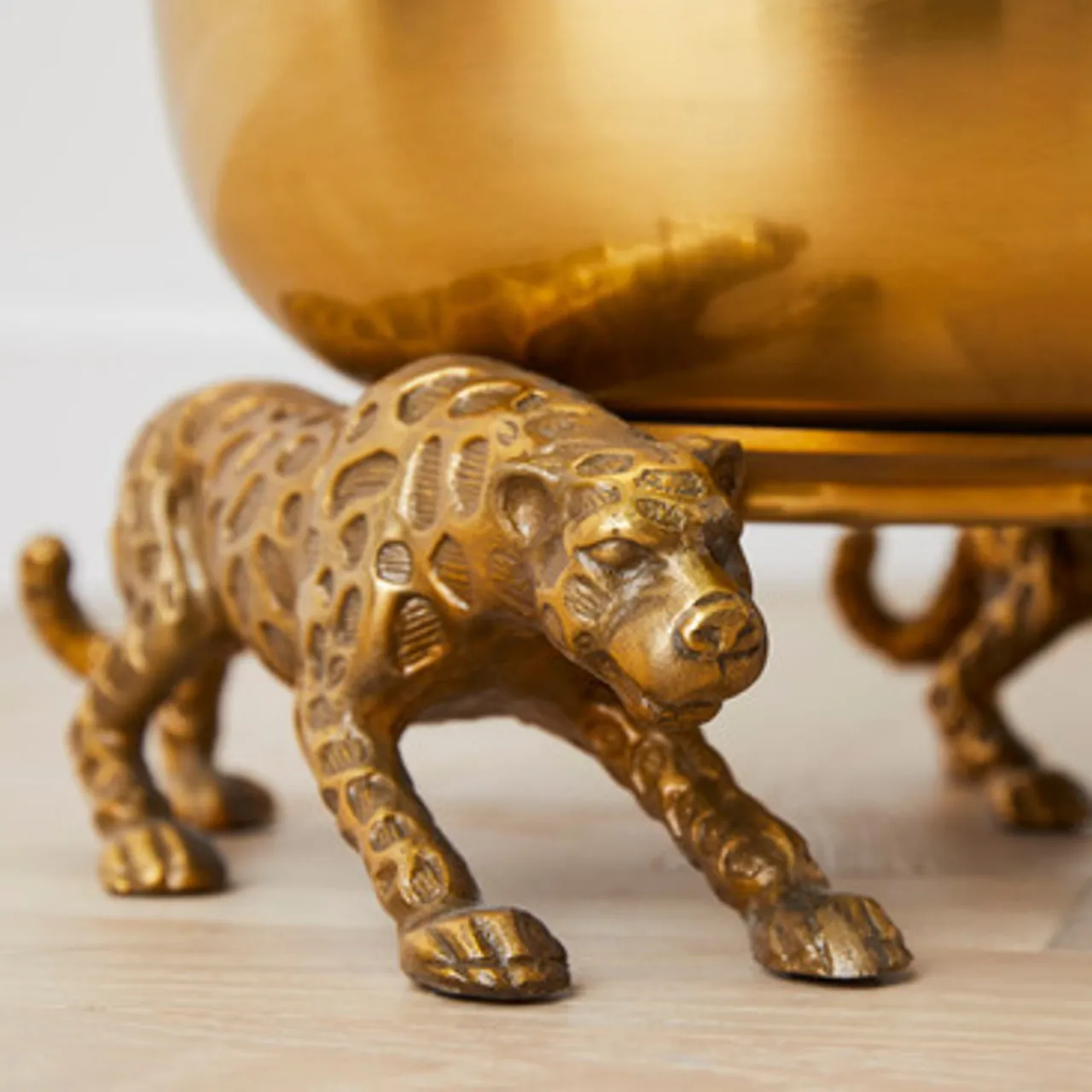 Z Gallerie Nikki Chu - Jaguar Planter> Décor Sale | Gift