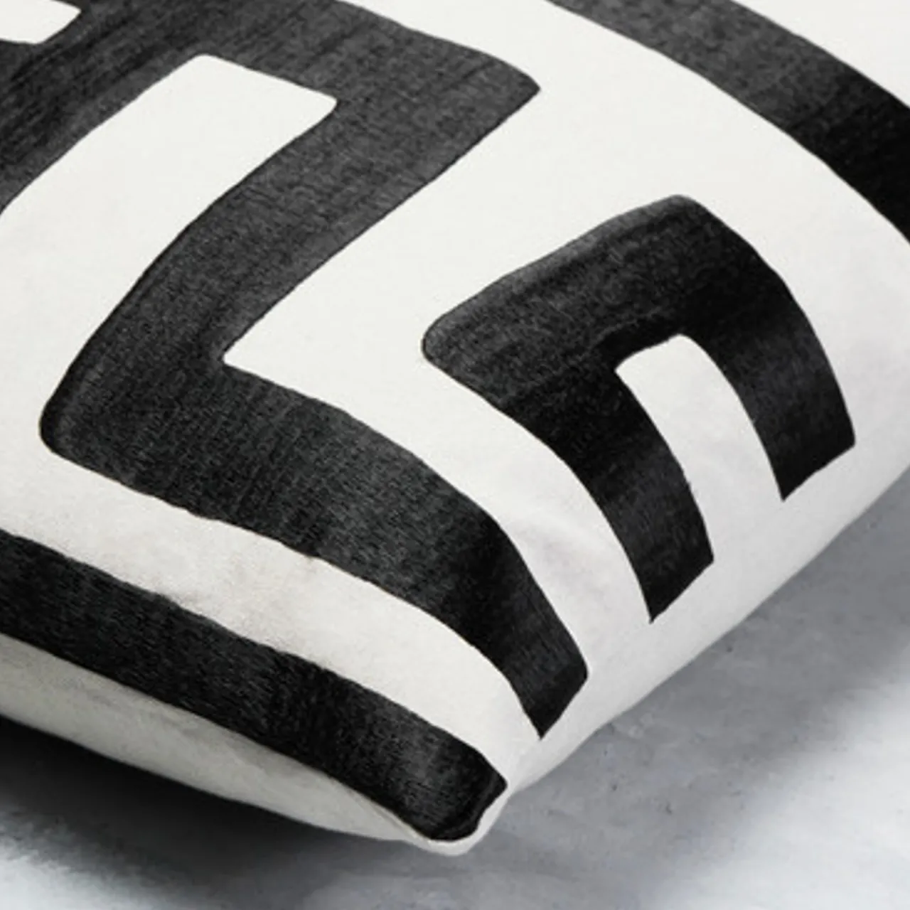 Z Gallerie Nikki Chu - Mandala Pillow 22" - Black> Textile Sale | Patterned Pillows