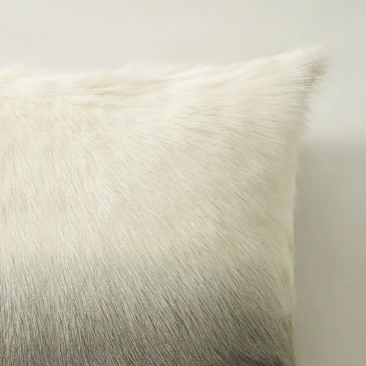 Z Gallerie Ombre Fur Pillow 22"> Textile Sale | New Pillows