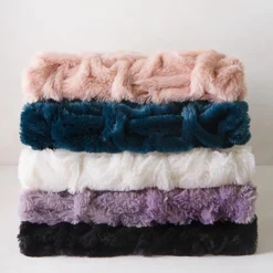 Z Gallerie Oslo Throw - Amethyst><noscript><img width=