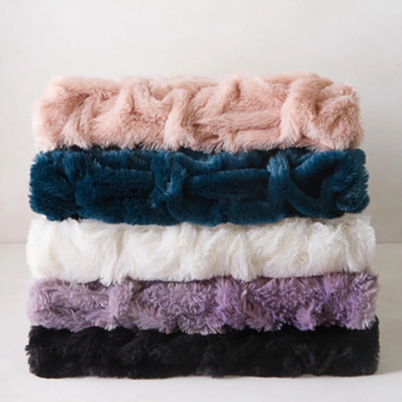 Z Gallerie Oslo Throw - Black> Solid Throws | Textile Sale