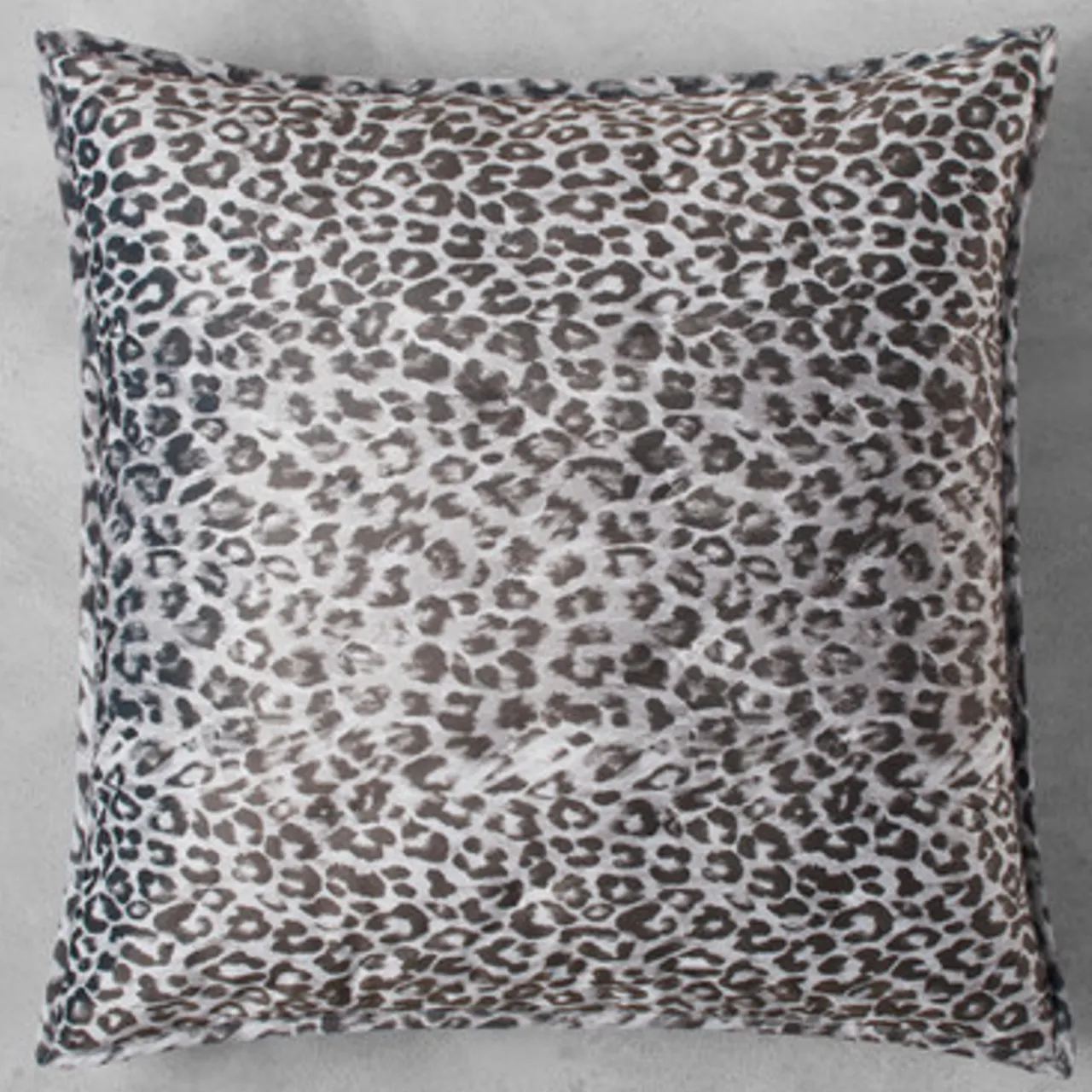 Z Gallerie Persia Reversible Bedding - Grey> Textured Bedding | Velvet Bedding