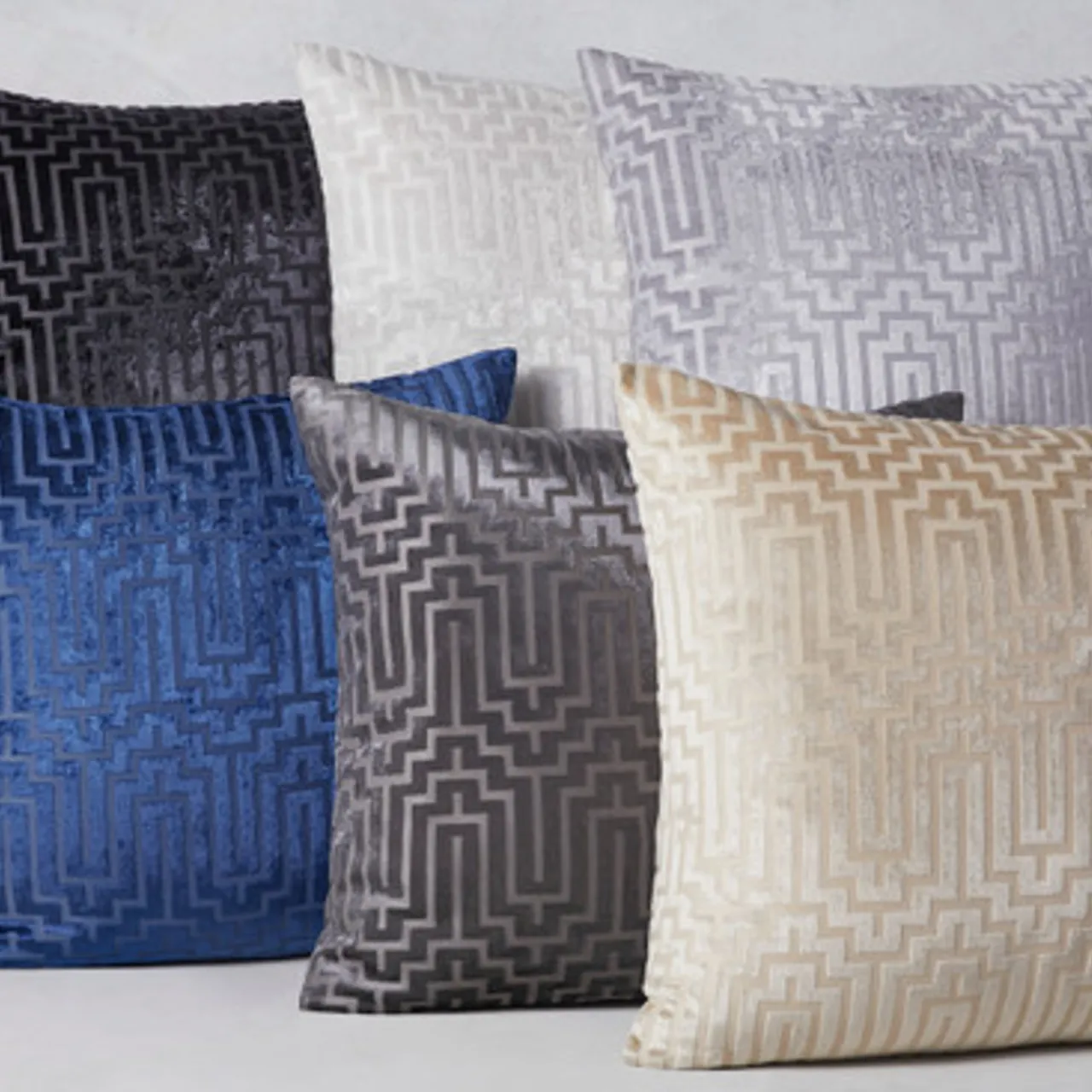 Z Gallerie Porter Pillow 24" - Black> Textile Sale | Solid Pillows