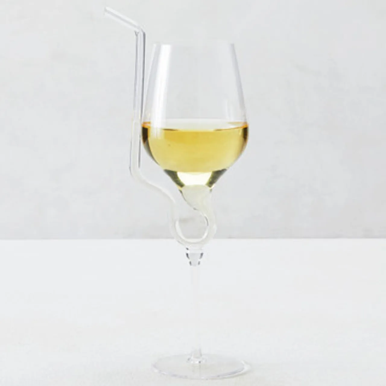 Z Gallerie Straw Wine Glass - Set of 2> Barware & Entertaining | Tabletop Sale