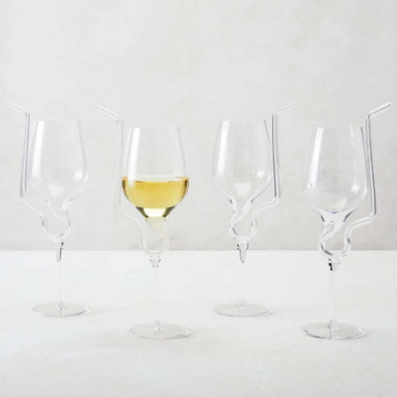 Z Gallerie Straw Wine Glass - Set of 2> Barware & Entertaining | Tabletop Sale