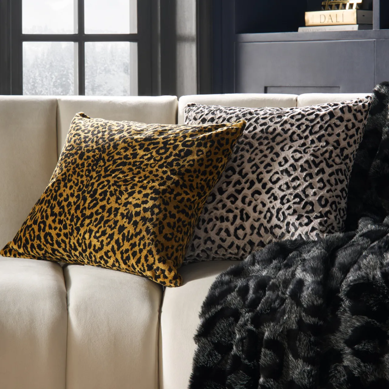 Z Gallerie Tess Pillow 22" - Black> Textile Sale | Patterned Pillows